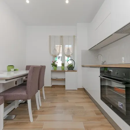 Apartment Lana - David, Center Of *